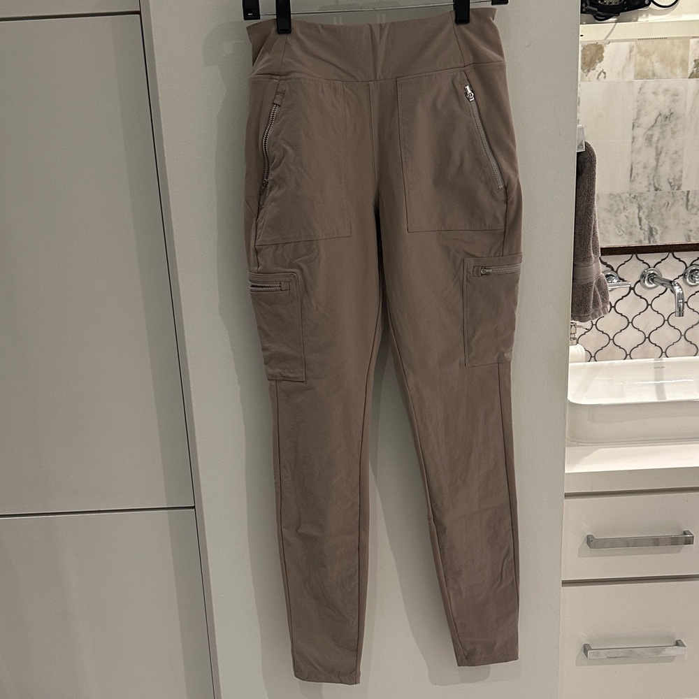 Athleta Tan Cargo Leggings, size 8tall